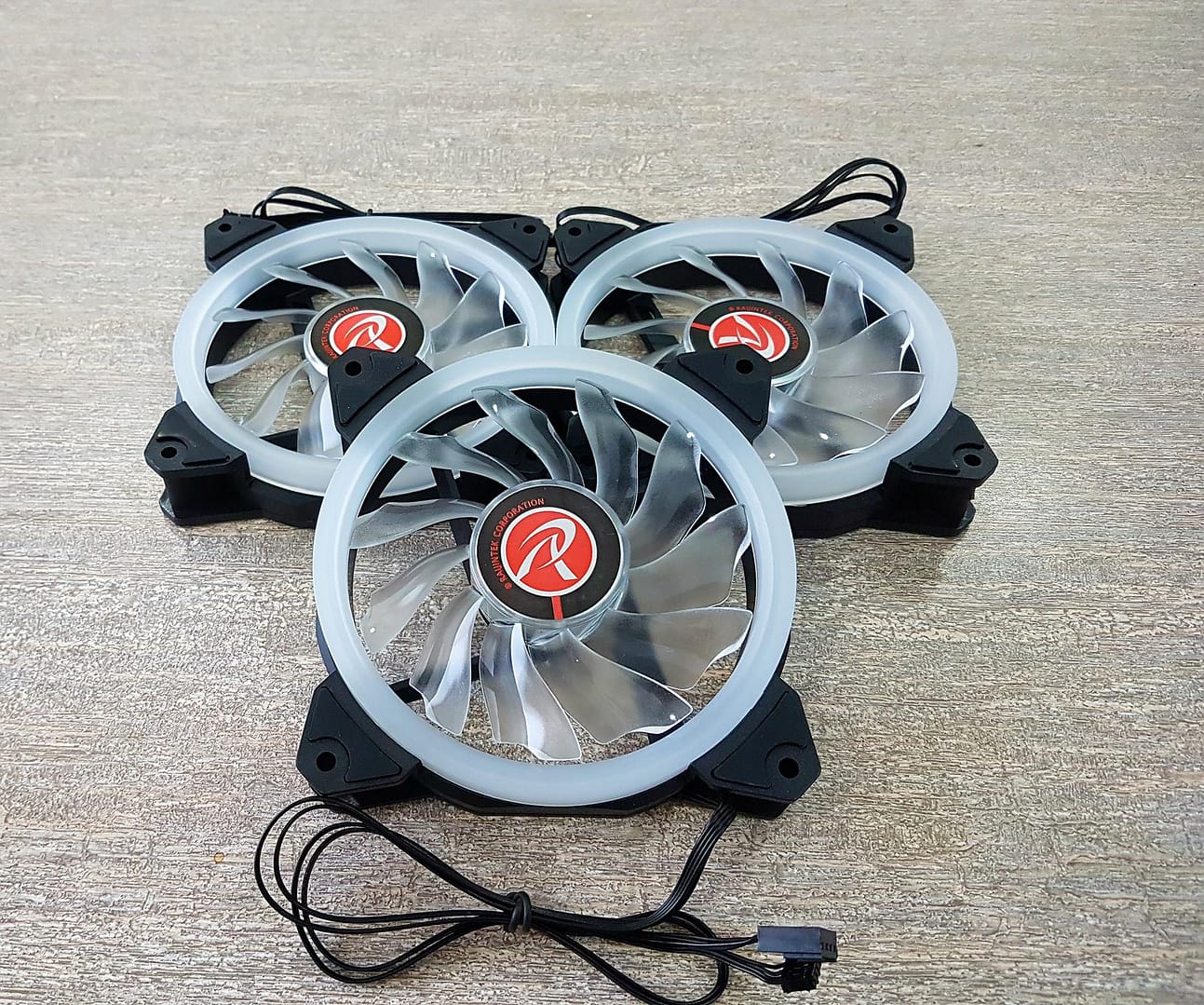 Raijintek IRIS 12 256-3 Rainbow RGB LED Fans Review