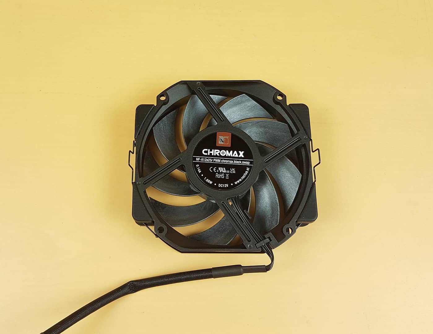 Noctua NH D12L chromax.black Fan 2