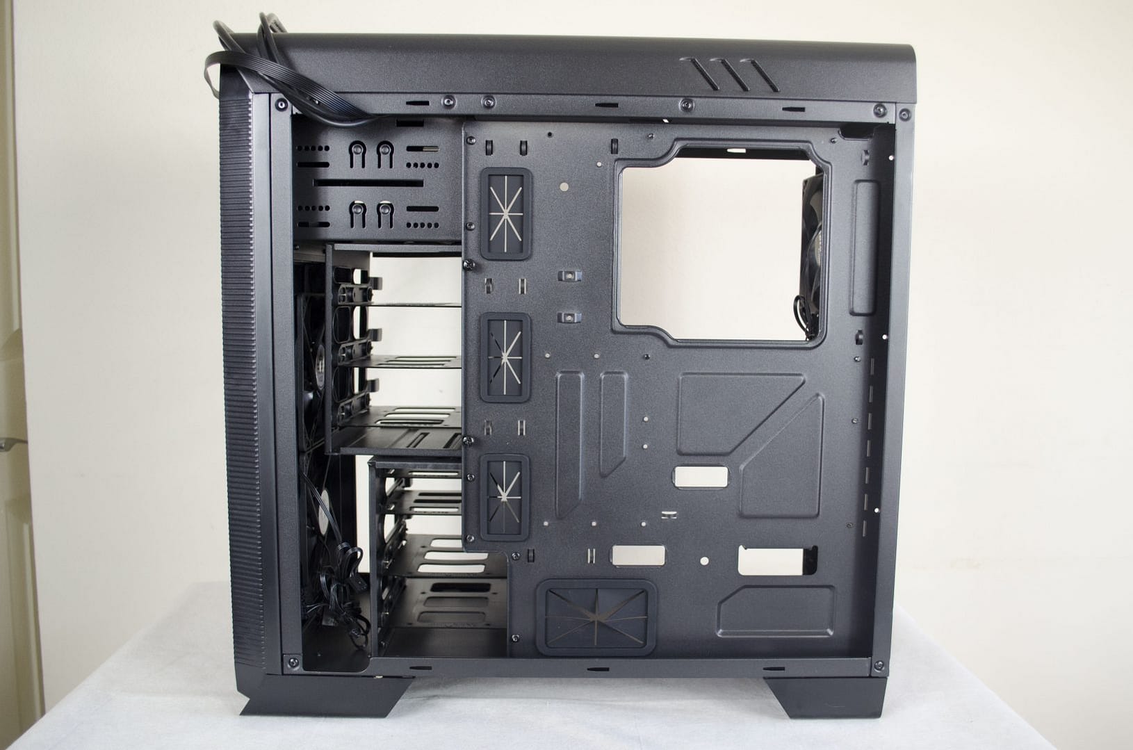 Aerocool Aero 1000 PC case