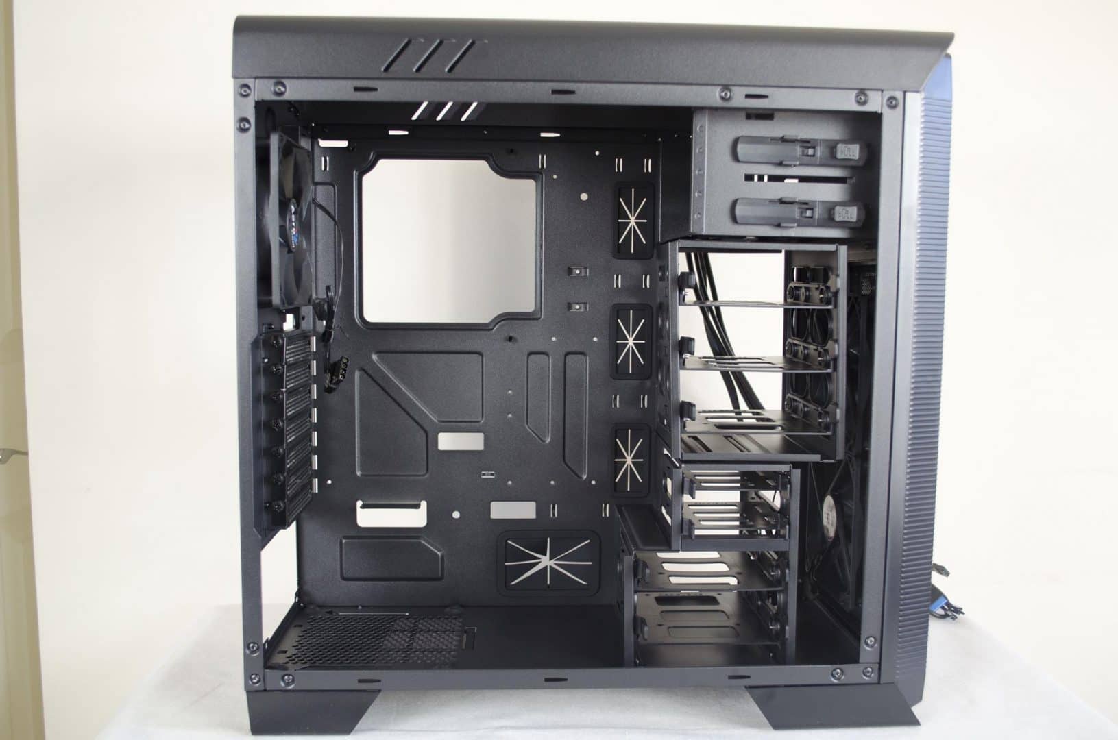 Aerocool Aero 1000 PC case_1