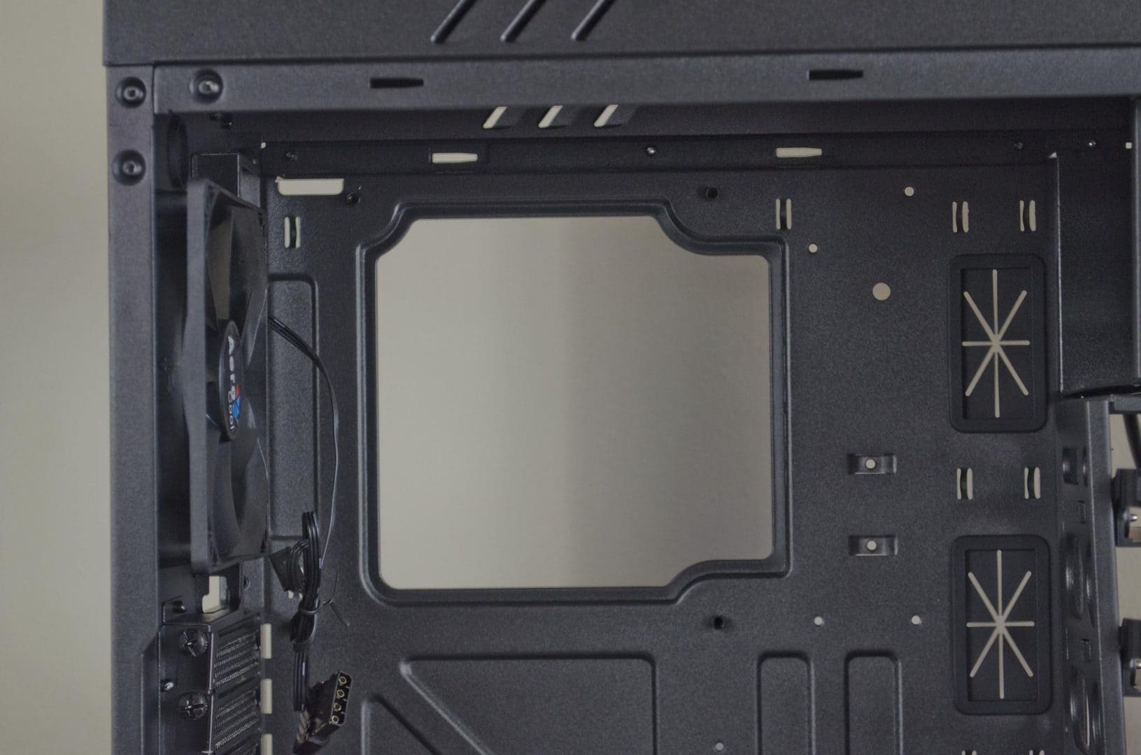 Aerocool Aero 1000 PC case_4